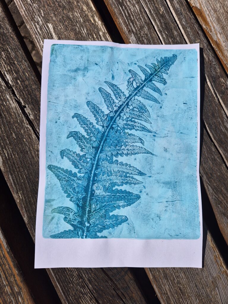 Gelliprint Botanical Farn in Blau von SilkeFaberArt.